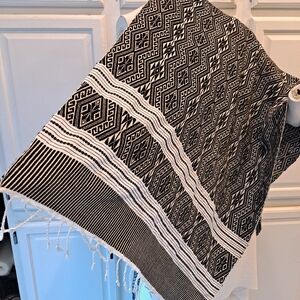 Artisan Black & White Geometric Handwoven Textile Shawl Wrap W/Cotton Fringe